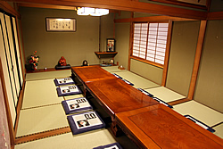 味処 真琴（富山県高岡市戸出町）の和室宴会場の写真。和食のある寿司居酒屋。「ますのすし」「ちらし寿司」がおすすめ